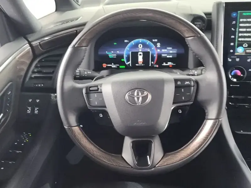 2024 Toyota Alphard с пробегом 9 518 км