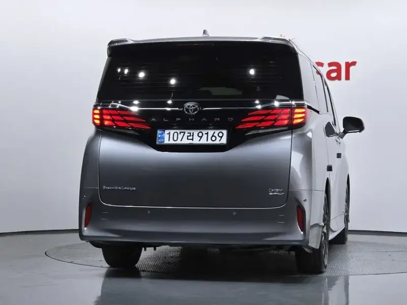 2024 Toyota Alphard с пробегом 2 901 км