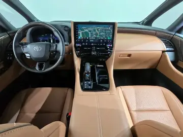 2024 Toyota Alphard с пробегом 2 901 км