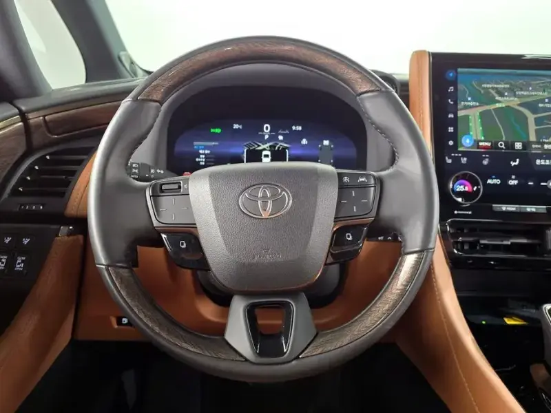 2024 Toyota Alphard с пробегом 2 901 км