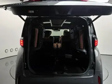 2024 Toyota Alphard с пробегом 2 901 км