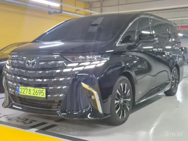2024 Toyota Alphard с пробегом 3 619 км