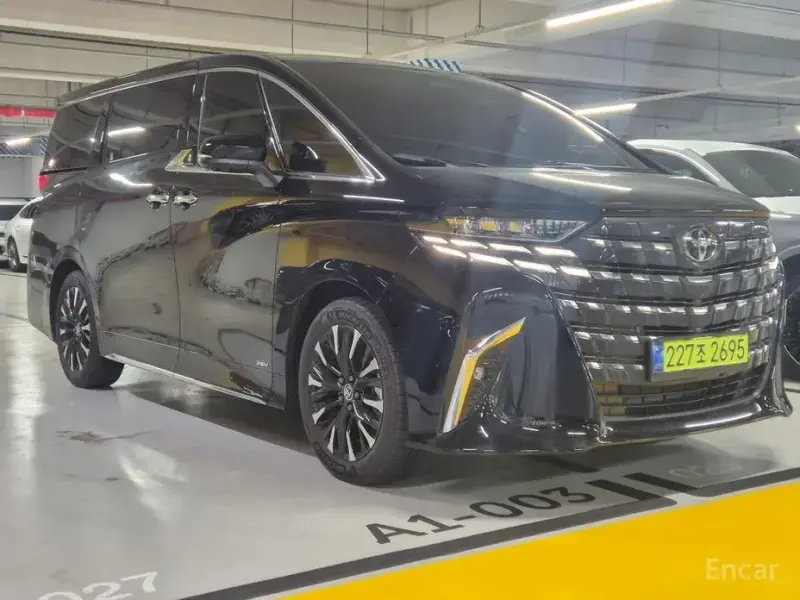 2024 Toyota Alphard с пробегом 3 619 км