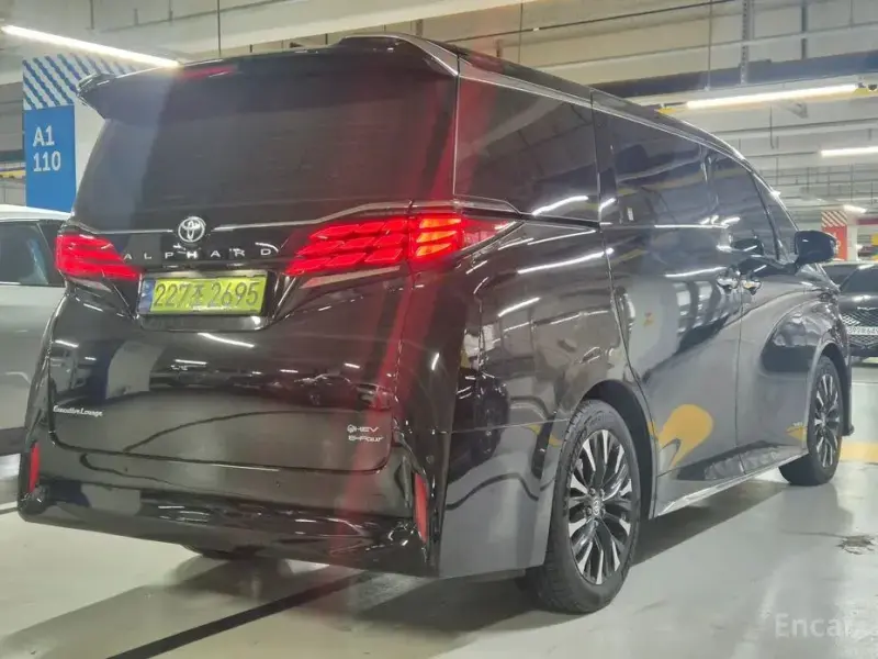2024 Toyota Alphard с пробегом 3 619 км