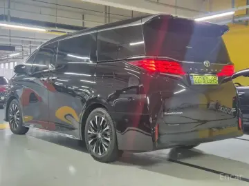 2024 Toyota Alphard с пробегом 3 619 км