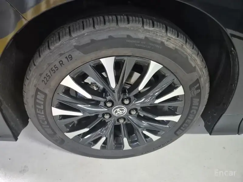 2024 Toyota Alphard с пробегом 3 619 км