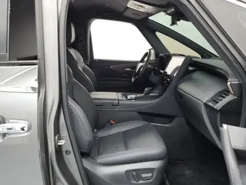 2024 Toyota Alphard с пробегом 17 940 км