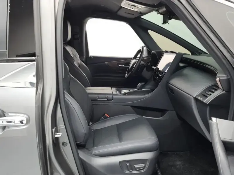 2024 Toyota Alphard с пробегом 17 940 км