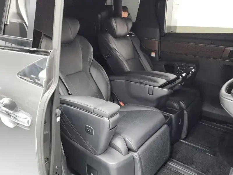 2024 Toyota Alphard с пробегом 17 940 км