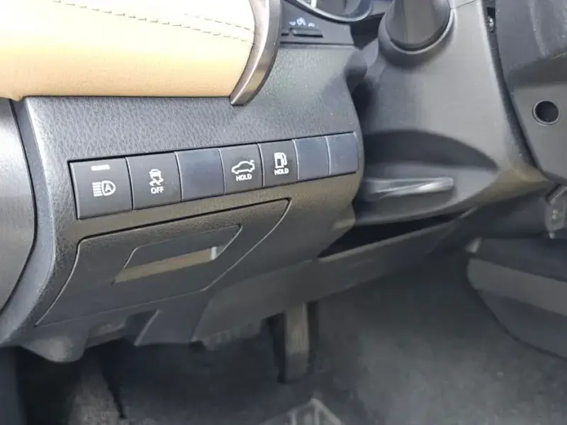 2020 Toyota Camry с пробегом 68 310 км