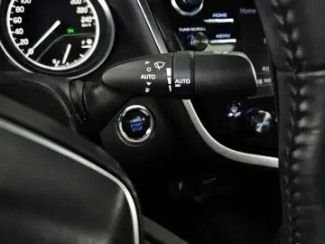 2020 Toyota Camry с пробегом 62 984 км