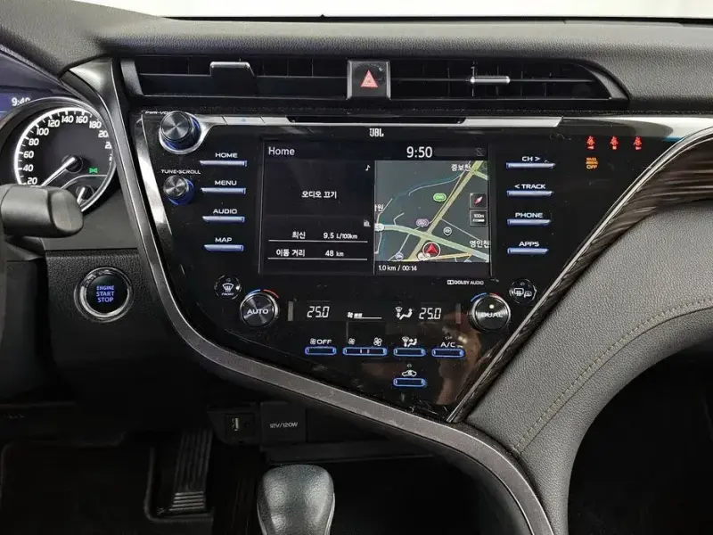 2020 Toyota Camry с пробегом 62 984 км
