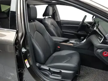 2017 Toyota Camry с пробегом 128 197 км