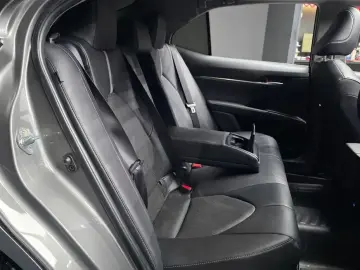 2024 Toyota Camry с пробегом 14 932 км