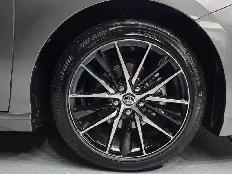 2024 Toyota Camry с пробегом 14 932 км