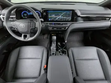 2025 Toyota Camry с пробегом 5 180 км