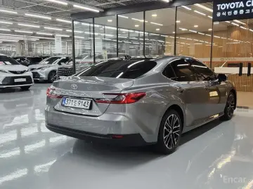 2025 Toyota Camry с пробегом 8 571 км