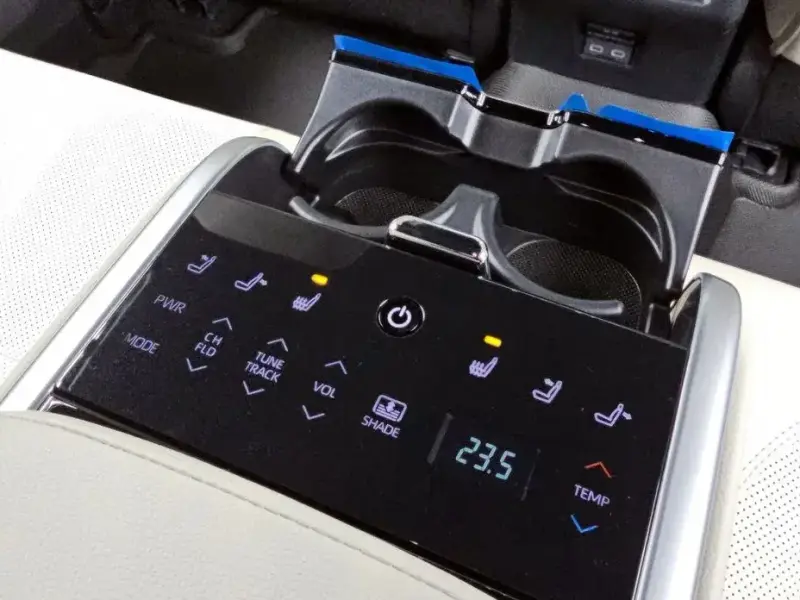 2025 Toyota Camry с пробегом 3 912 км