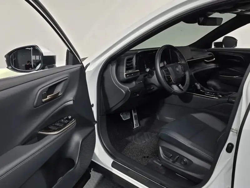 2024 Toyota Crown с пробегом 28 740 км
