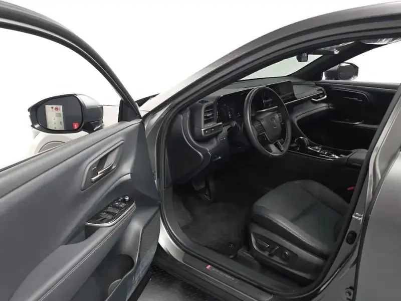 2024 Toyota Crown с пробегом 3 082 км