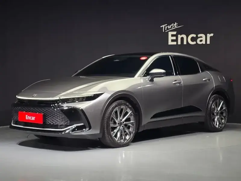 2023 Toyota Crown с пробегом 48 522 км