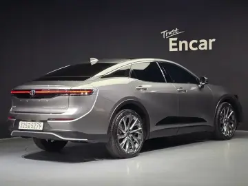2023 Toyota Crown с пробегом 48 522 км