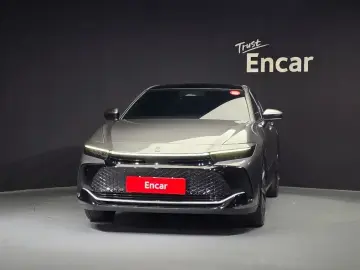 2023 Toyota Crown с пробегом 48 522 км