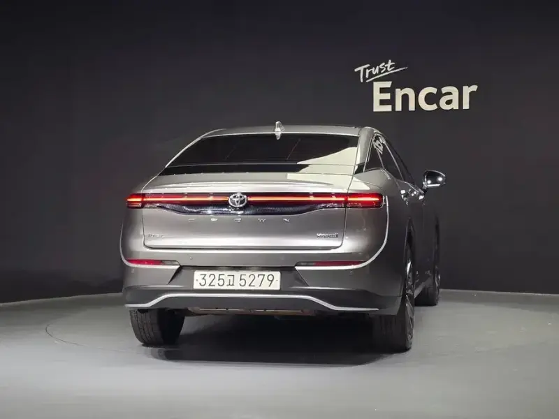 2023 Toyota Crown с пробегом 48 522 км