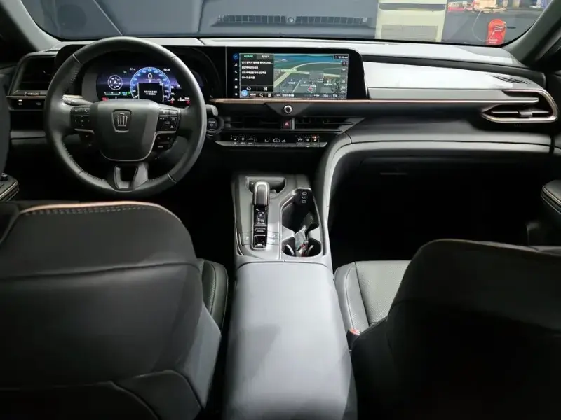 2023 Toyota Crown с пробегом 48 522 км