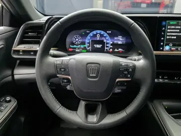 2023 Toyota Crown с пробегом 48 522 км