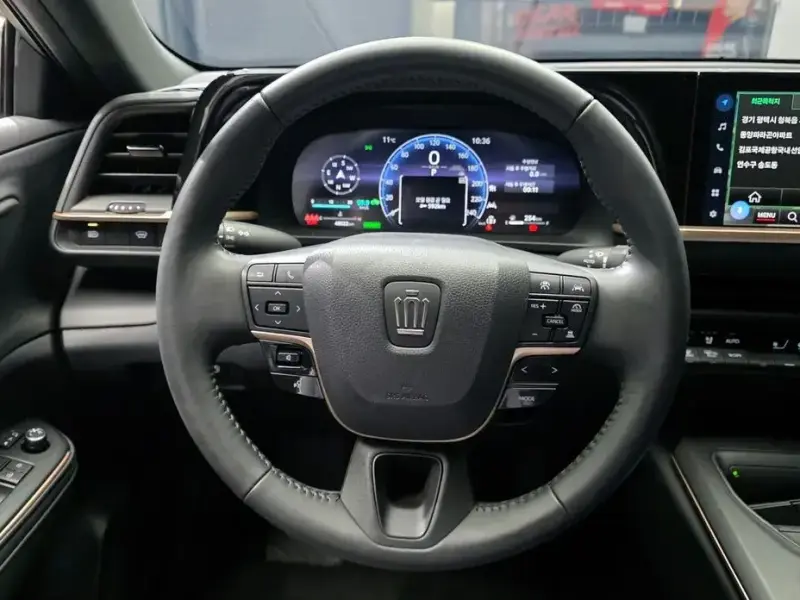 2023 Toyota Crown с пробегом 48 522 км