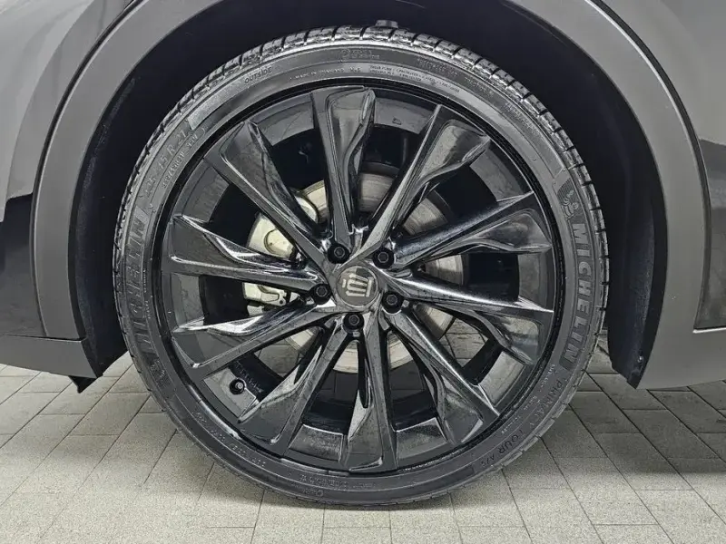 2025 Toyota Crown с пробегом 4 262 км