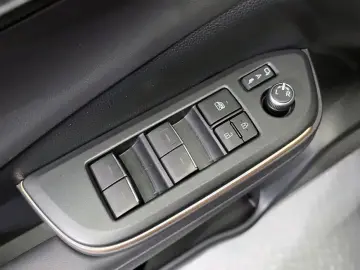 2023 Toyota Crown с пробегом 48 522 км