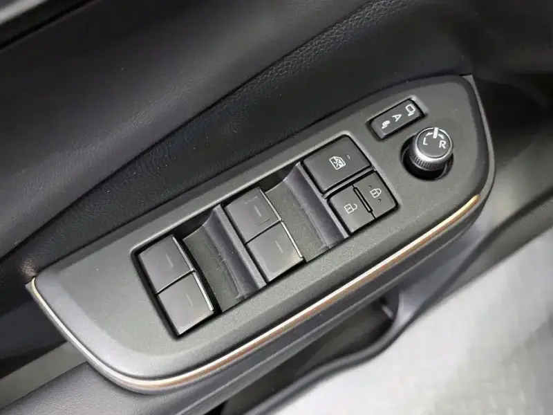 2023 Toyota Crown с пробегом 48 522 км