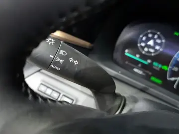 2023 Toyota Crown с пробегом 48 522 км