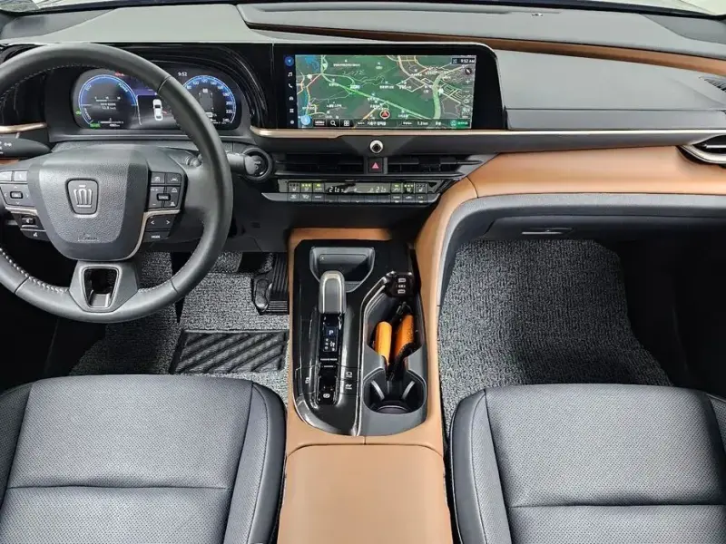 2025 Toyota Crown с пробегом 4 262 км