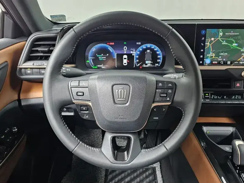 2025 Toyota Crown с пробегом 4 262 км