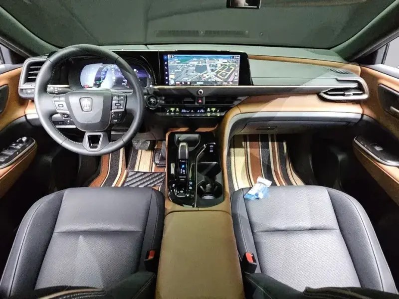 2025 Toyota Crown с пробегом 4 258 км