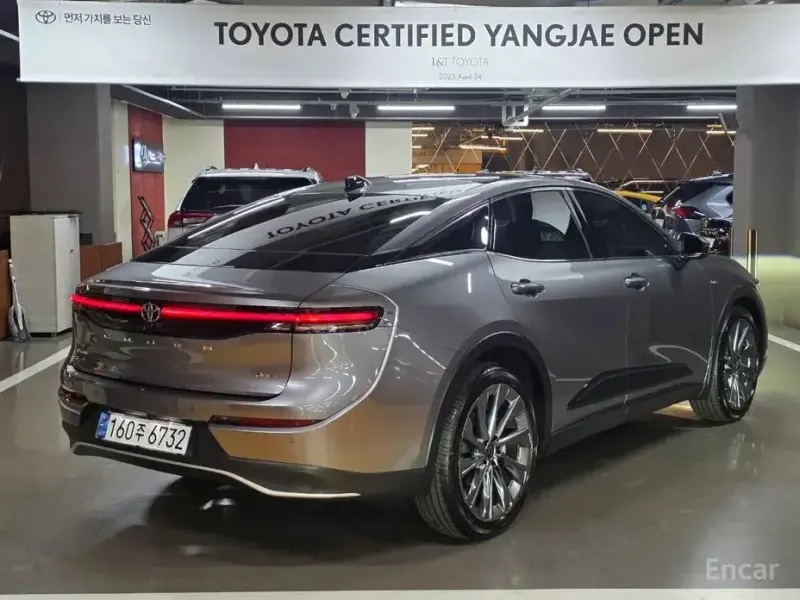 2024 Toyota Crown с пробегом 4 985 км