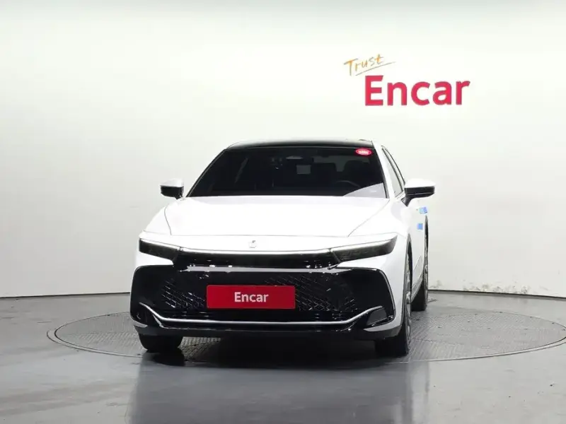 2023 Toyota Crown с пробегом 18 693 км