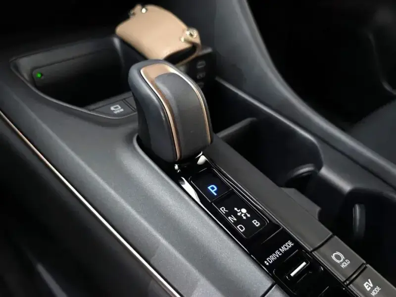 2023 Toyota Crown с пробегом 18 693 км