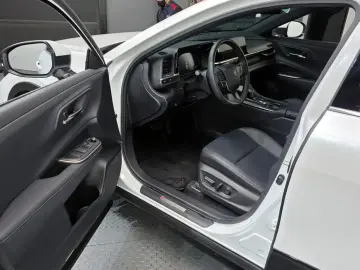 2023 Toyota Crown с пробегом 18 693 км