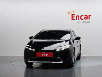 2024 Toyota Prius с пробегом 9 788 км