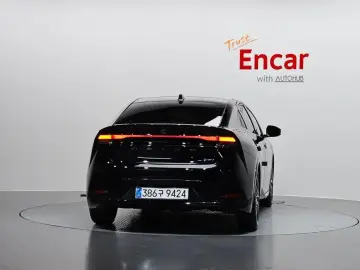 2024 Toyota Prius с пробегом 9 788 км