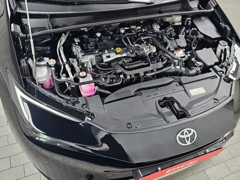 2024 Toyota Prius с пробегом 9 788 км