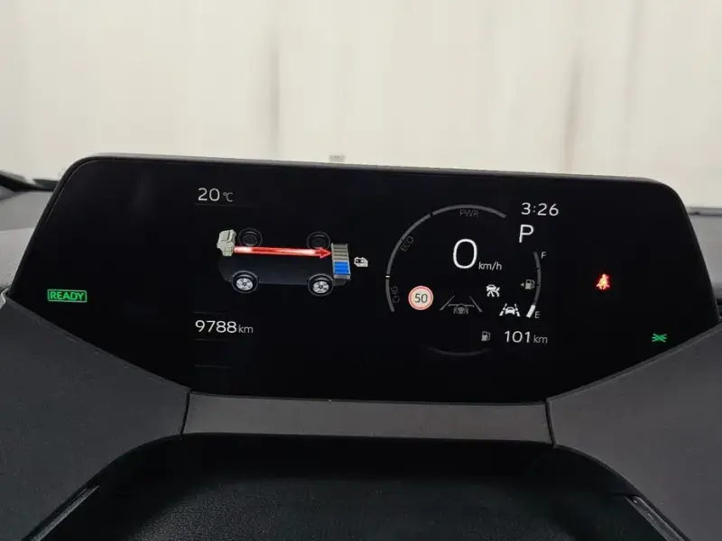 2024 Toyota Prius с пробегом 9 788 км