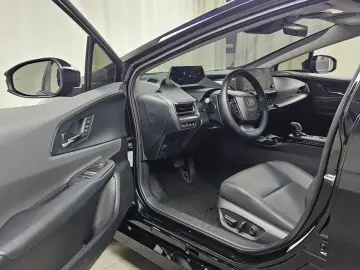 2024 Toyota Prius с пробегом 9 788 км
