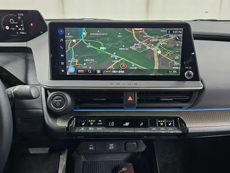 2024 Toyota Prius с пробегом 9 788 км