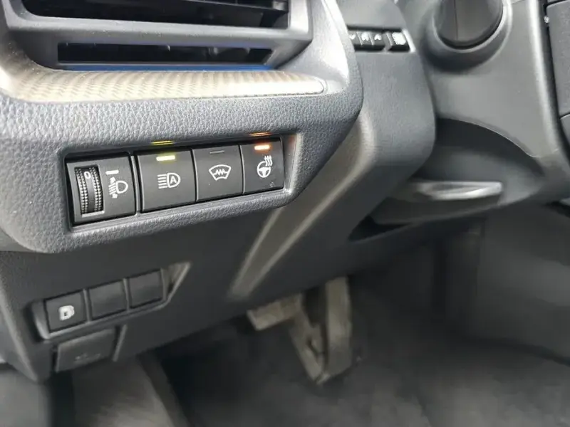 2024 Toyota Prius с пробегом 9 788 км