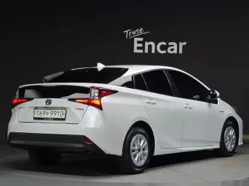 2022 Toyota Prius с пробегом 53 249 км